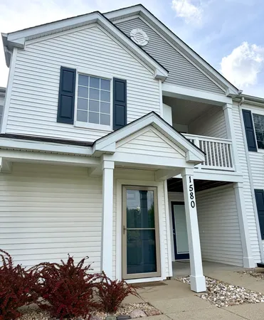$1,548 | 1580 McClure Road, Unit 1580, Aurora, IL 60505
