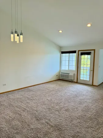 $1,548 | 1580 McClure Road, Unit 1580, Aurora, IL 60505