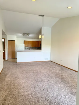 $1,548 | 1580 McClure Road, Unit 1580, Aurora, IL 60505