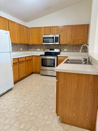 $1,548 | 1580 McClure Road, Unit 1580, Aurora, IL 60505