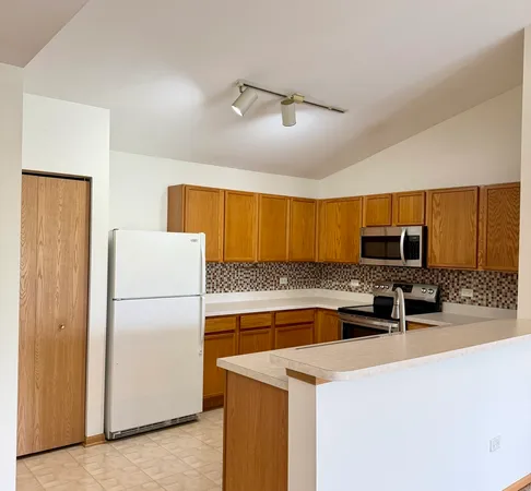 $1,548 | 1580 McClure Road, Unit 1580, Aurora, IL 60505