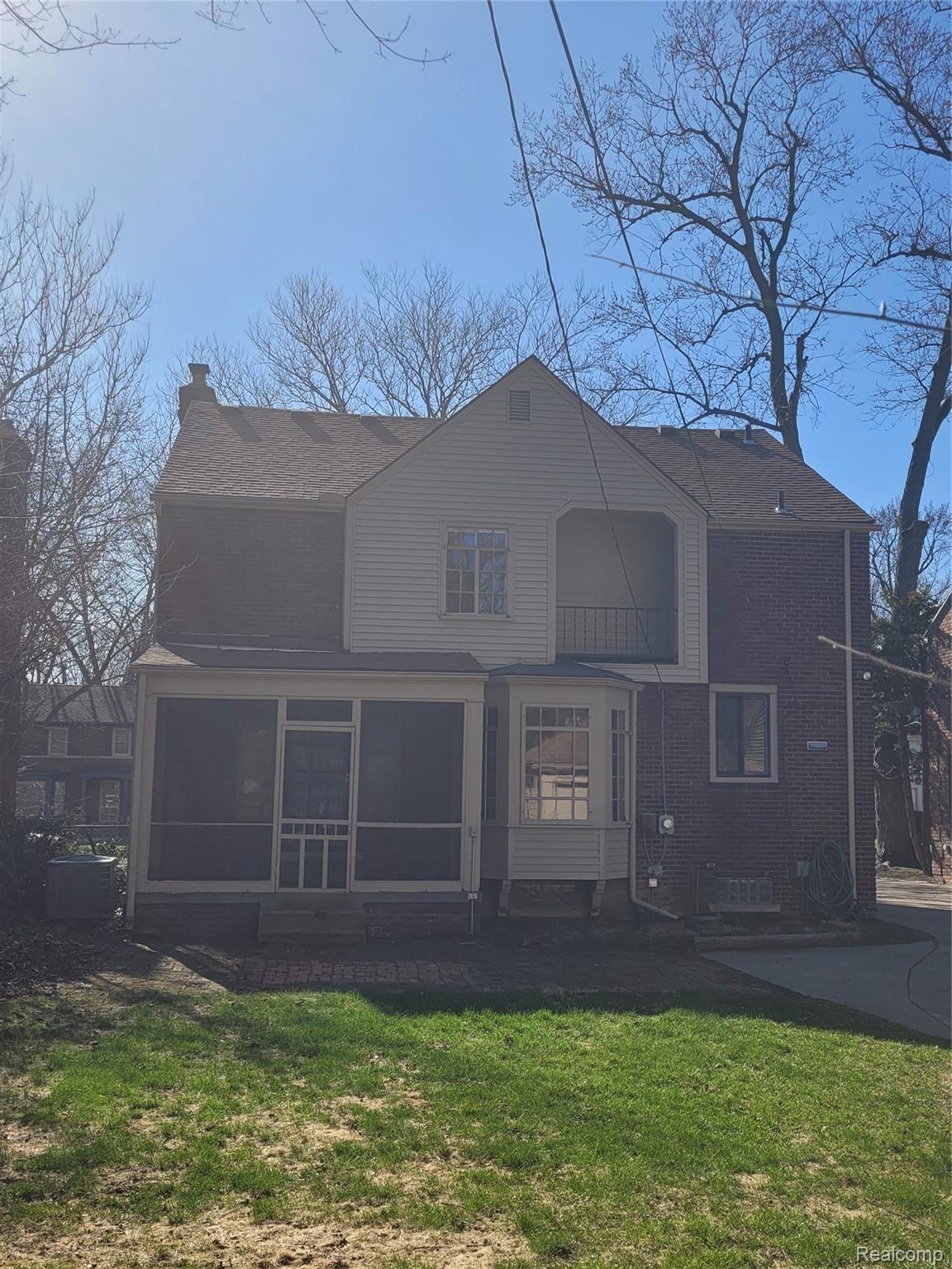 16534 Huntington Road Detroit, MI 48219 - Photo 20 of 20 Rear Exterior