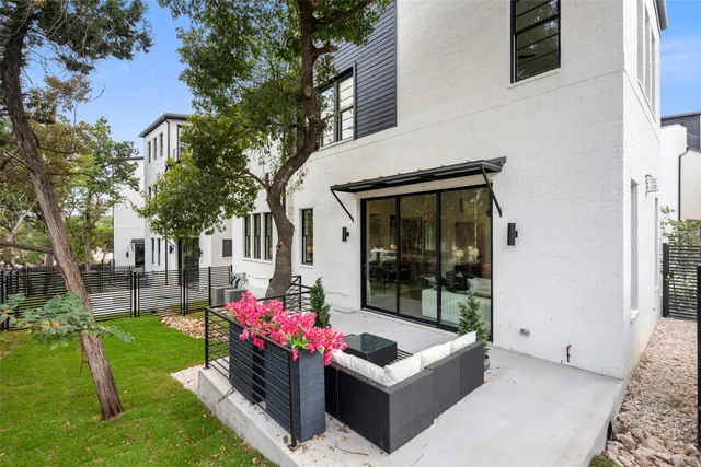 a front view of house with yard