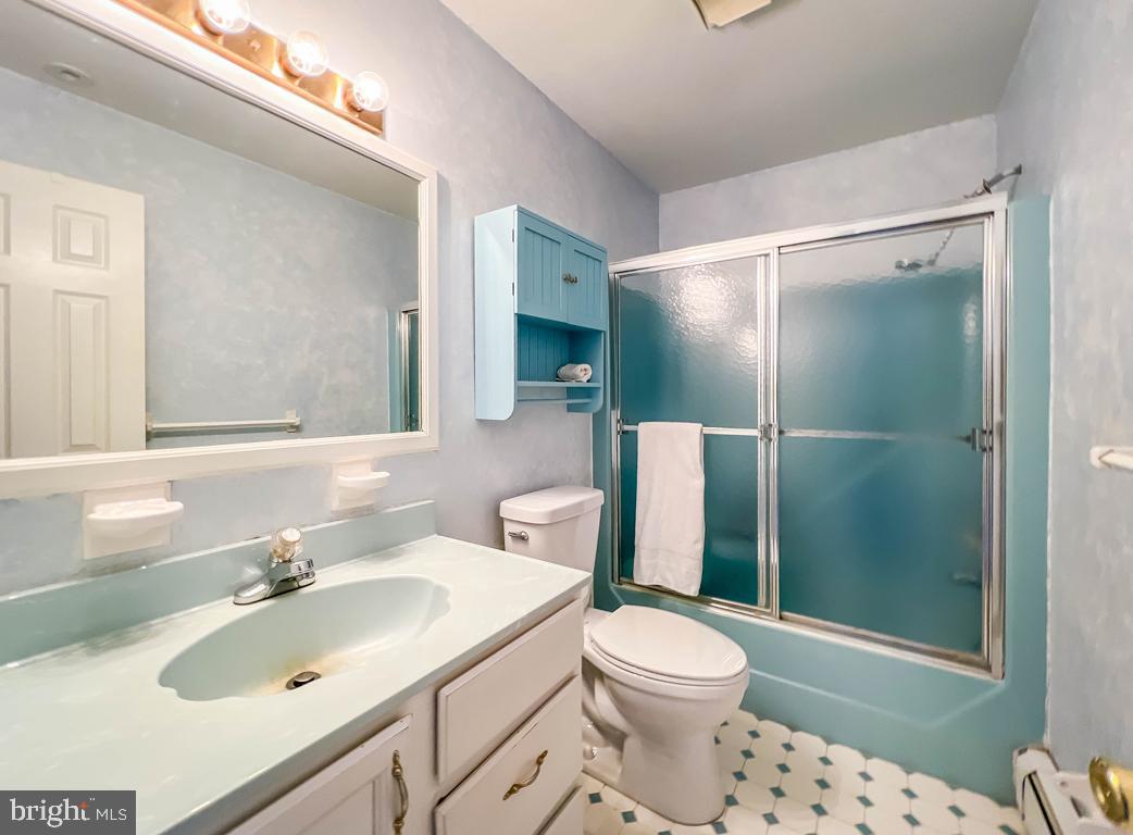 1301 Rowland Road Langhorne, PA 19047 - Photo 13 of 23 1st floor main full bath