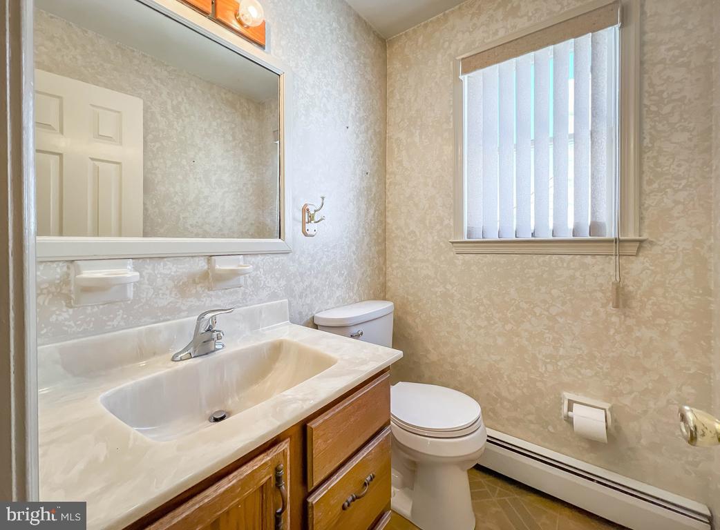 1301 Rowland Road Langhorne, PA 19047 - Photo 4 of 23 1st floor powder room
