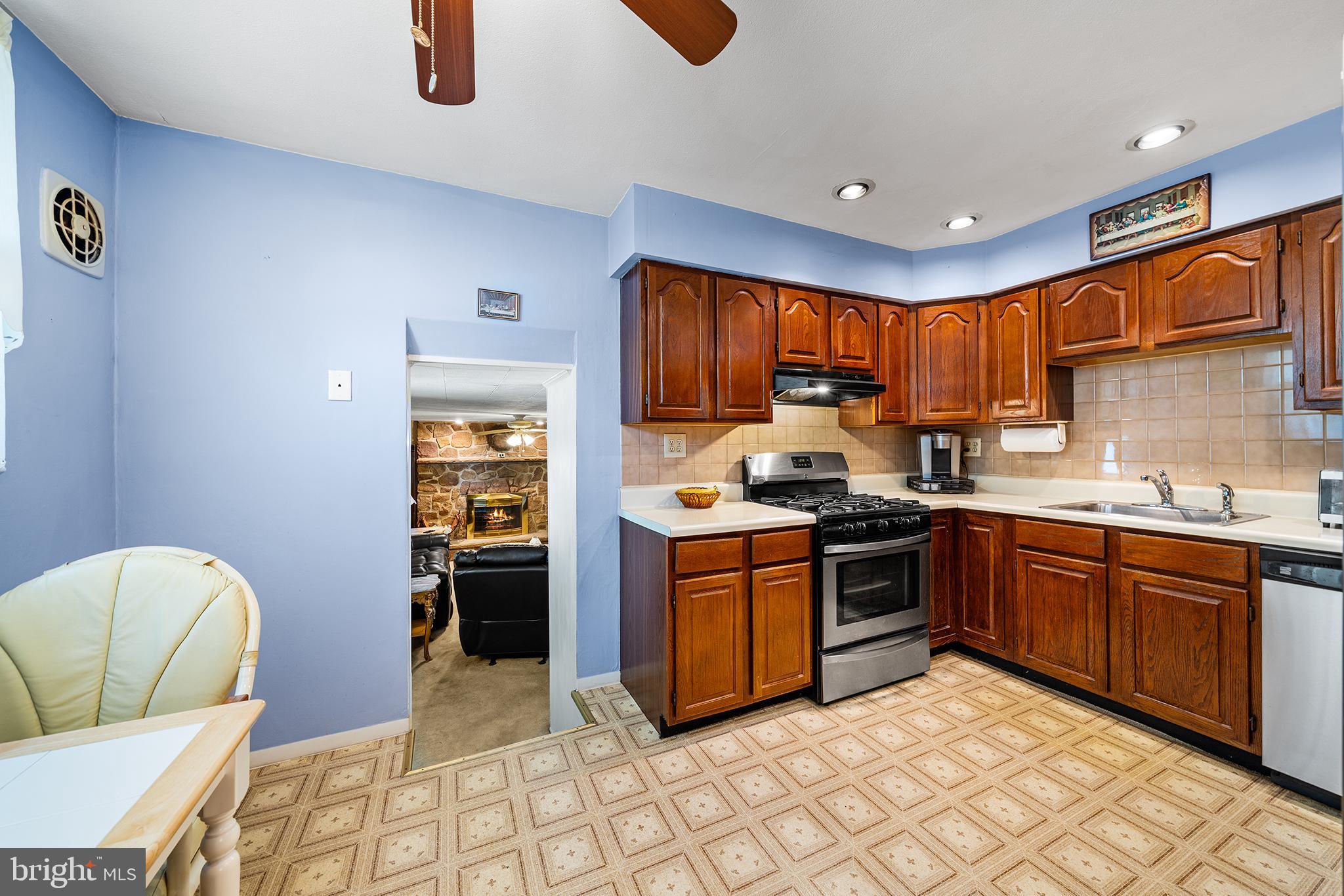 1669 Radburn Road Bensalem, PA 19020 - Photo 14 of 30