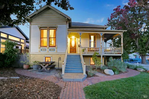 $1,195,000 | 523 6th Street, Petaluma, CA 94952