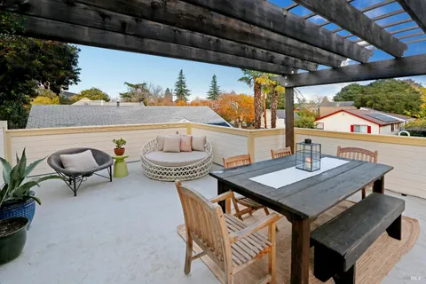 $1,195,000 | 523 6th Street, Petaluma, CA 94952