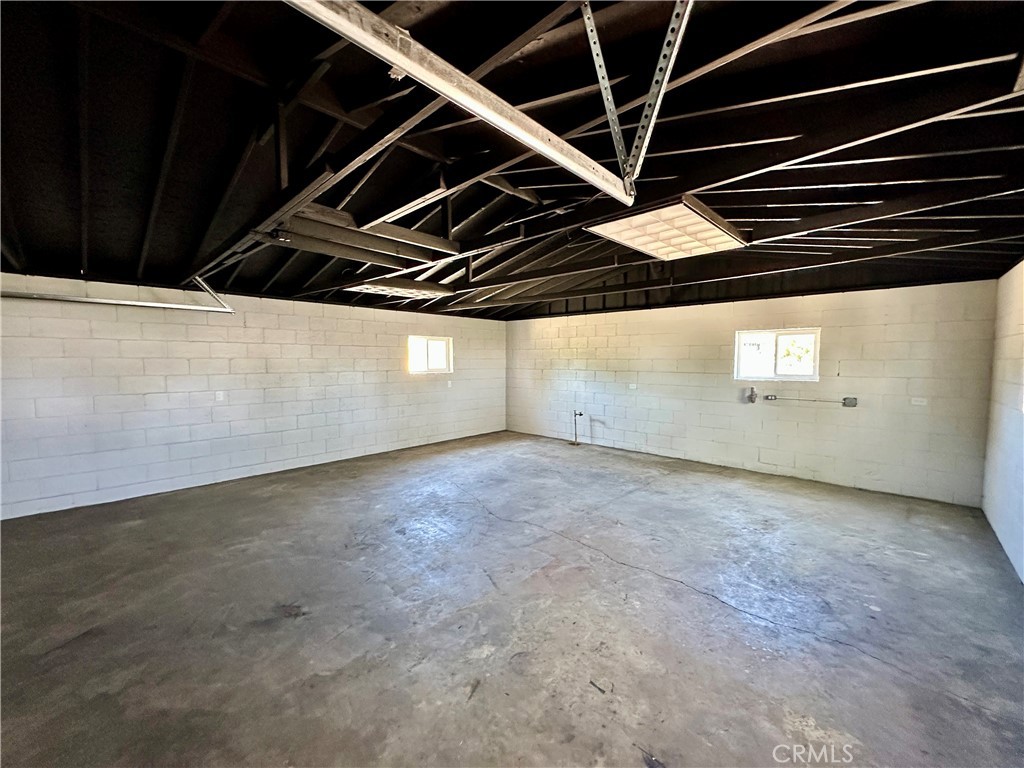 625 Tamarack Road Pinon Hills, CA 92372 - Photo 25 of 27 a view of an empty room