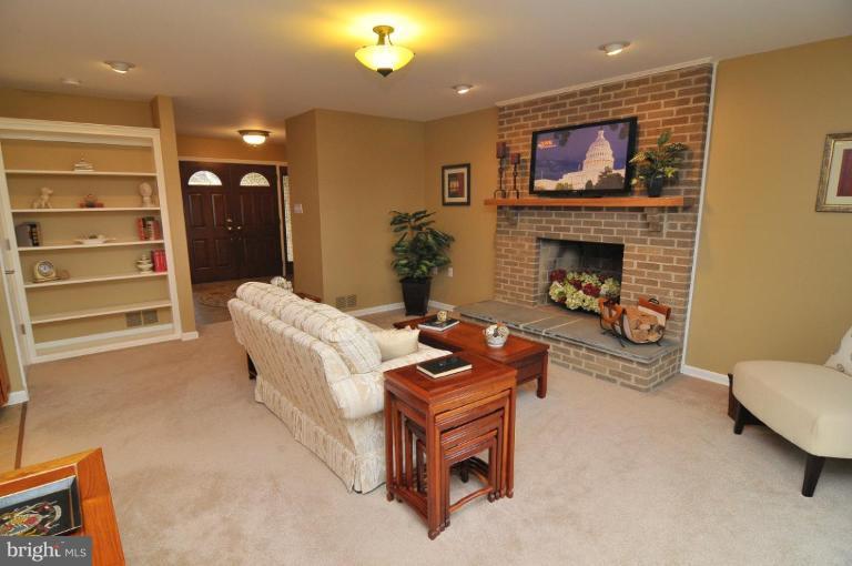 18841 Shelburne Glebe Road Leesburg, VA 20175 - Photo 14 of 30 Family Room #3