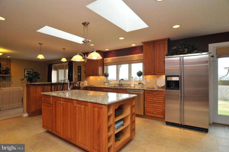 18841 Shelburne Glebe Road Leesburg, VA 20175 - Photo 22 of 30 Kitchen