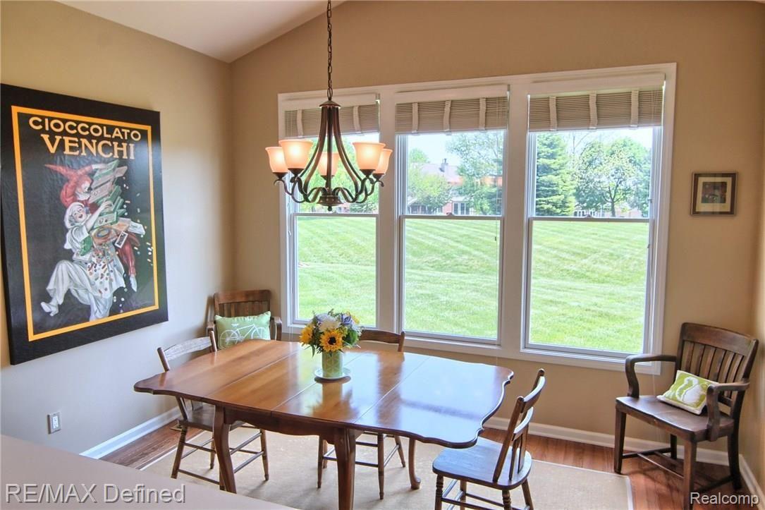 1970 Dunham Drive Rochester, MI 48306 - Photo 10 of 29 Breakfast_Nook.jpg