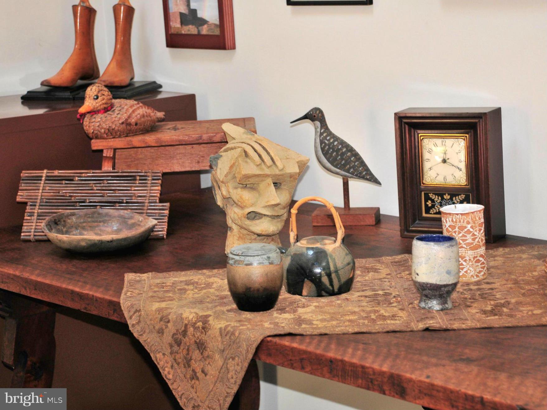 2572 Hidden Cove Road, Unit 156 Annapolis, MD 21401 - Photo 14 of 30 Art Display in Family Room