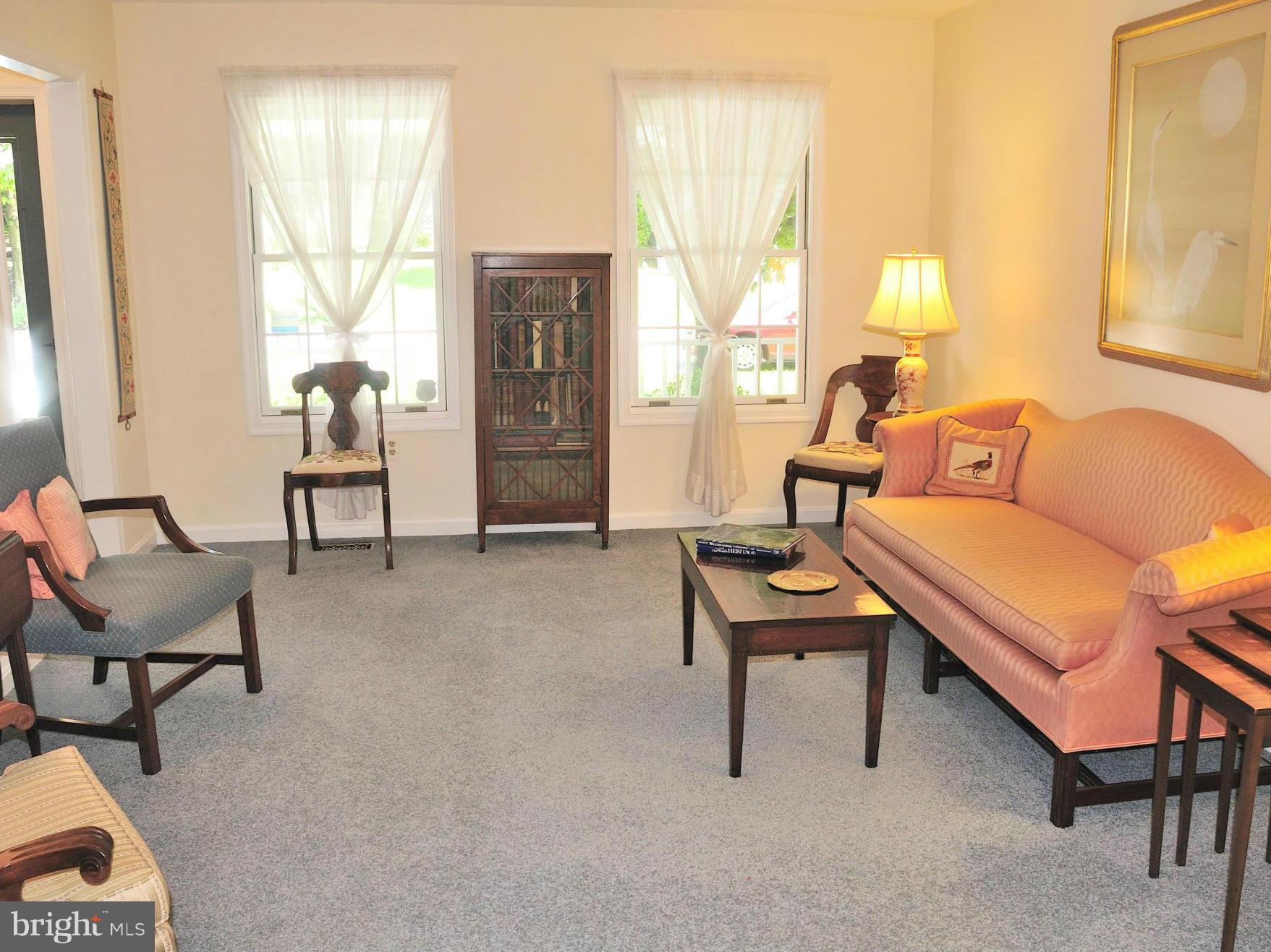 Spacious and Inviting Living Room