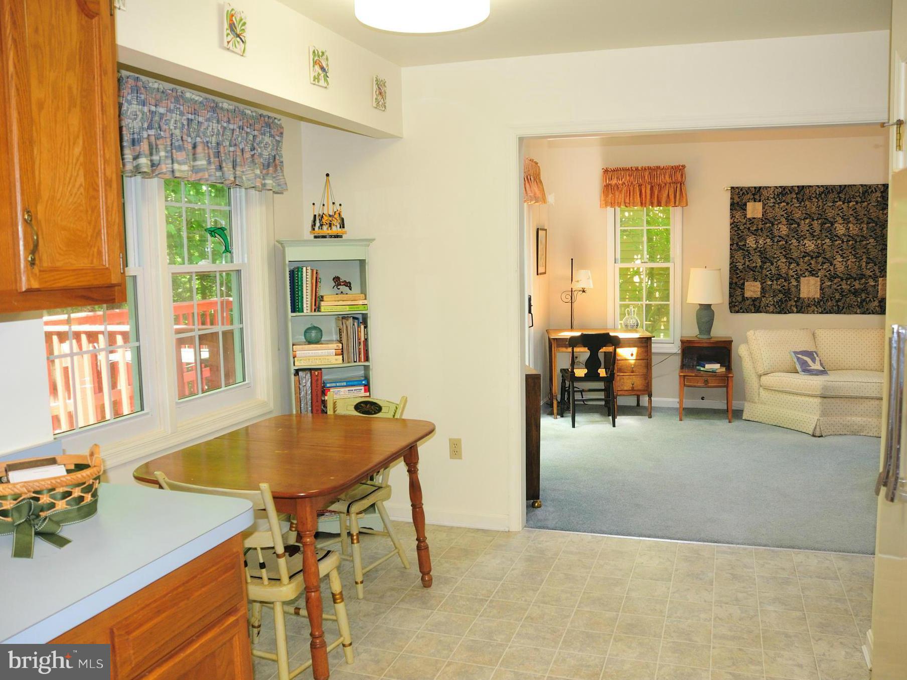 2572 Hidden Cove Road, Unit 156 Annapolis, MD 21401 - Photo 9 of 30 Eat-In Area in the Kitchen