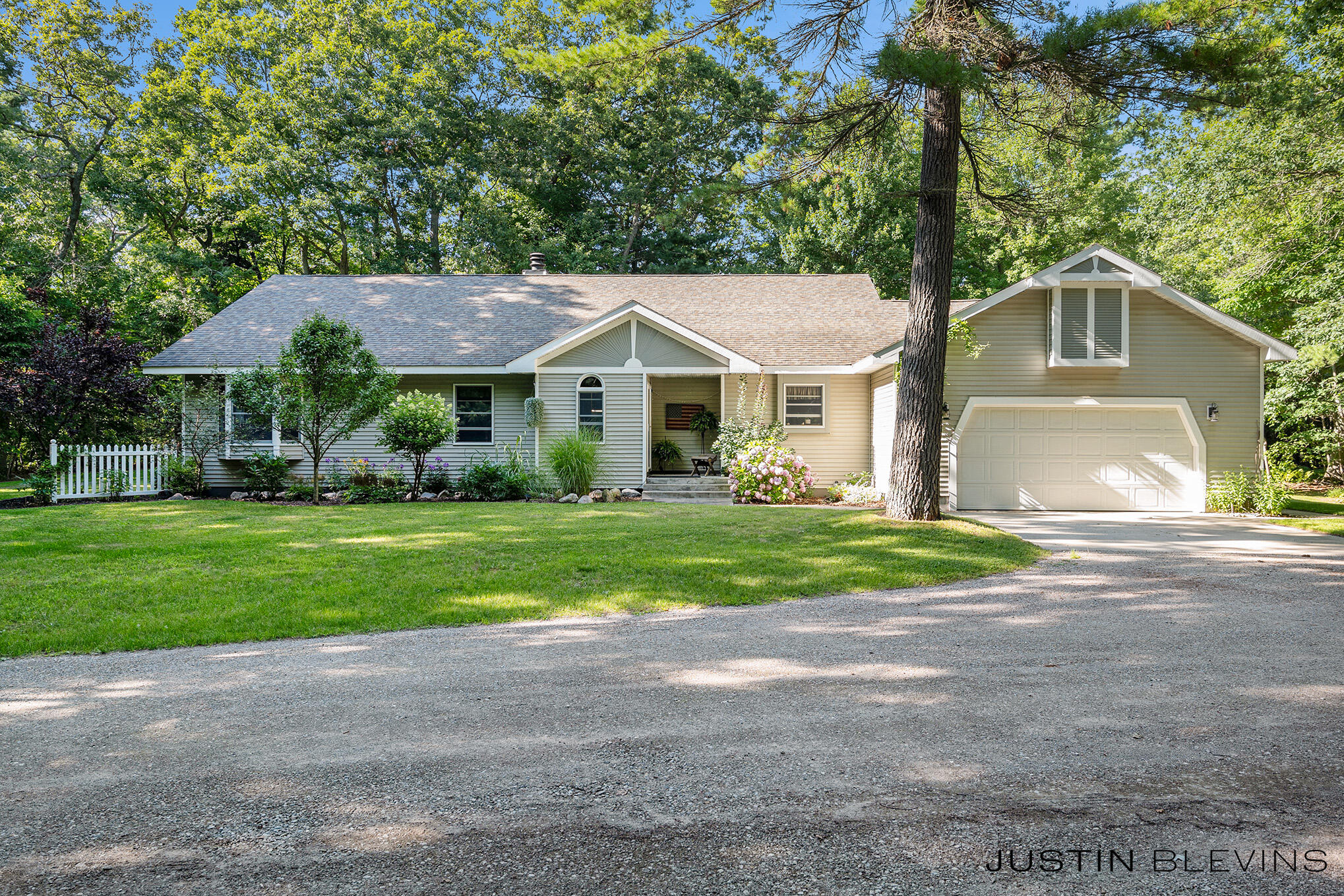 4824 West Bard Road Whitehall, MI 49461 - Photo 1 of 43 bard-60