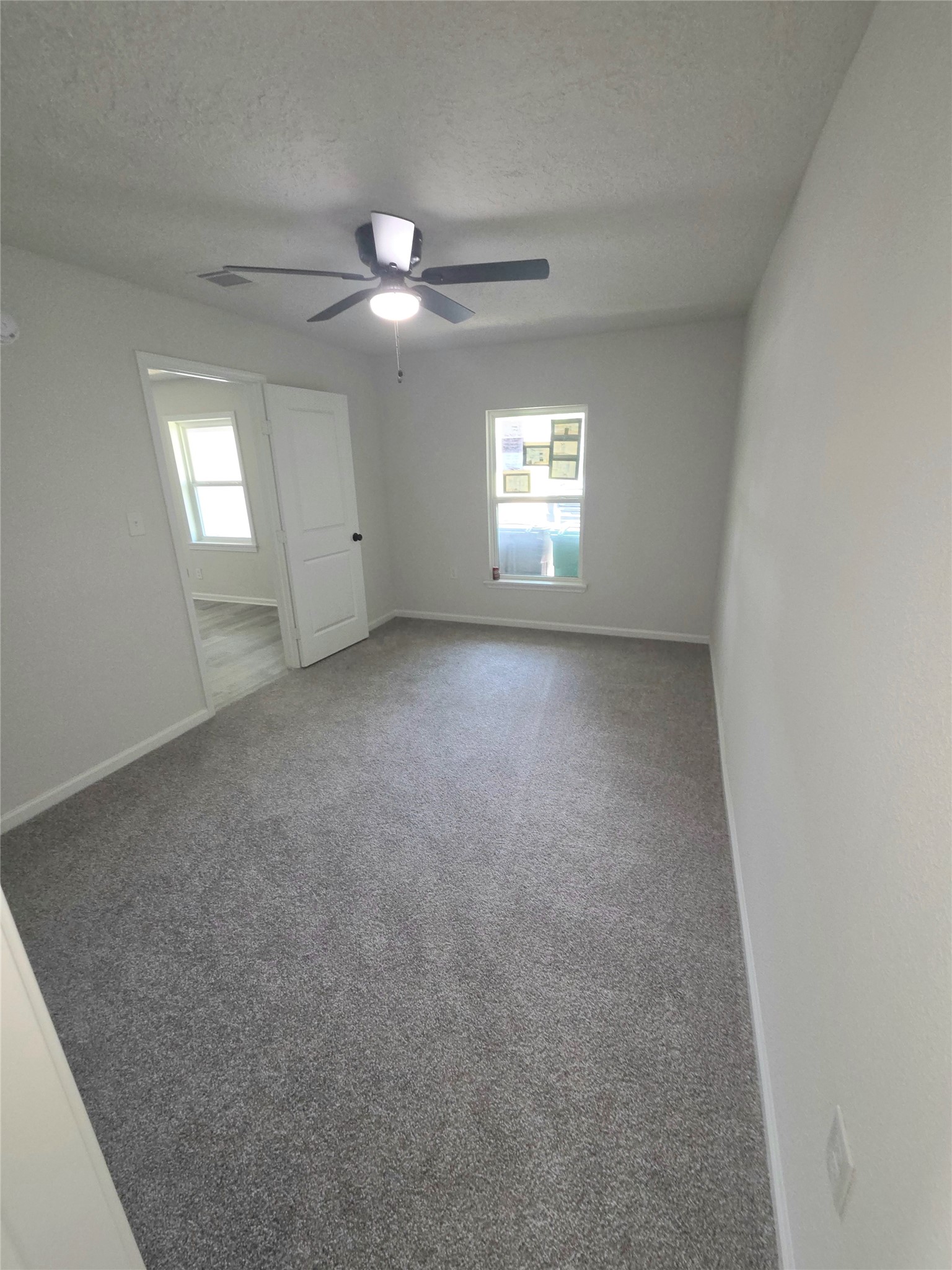 4931 Cosby Street Houston, TX 77021 - Photo 6 of 14 primary bedroom