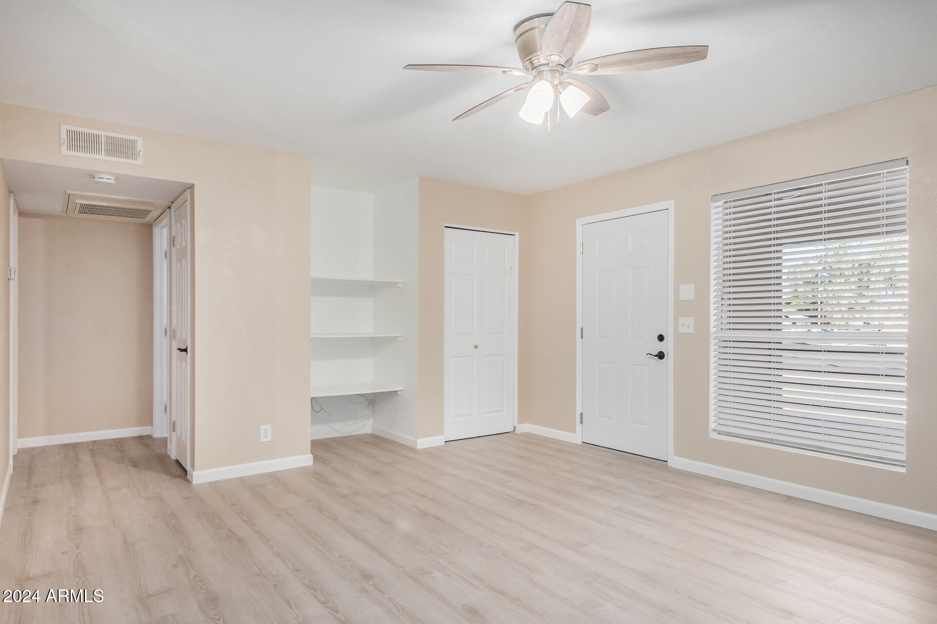 1340 North Recker Road, Unit 256 Mesa, AZ 85205 - Photo 5 of 25 great room