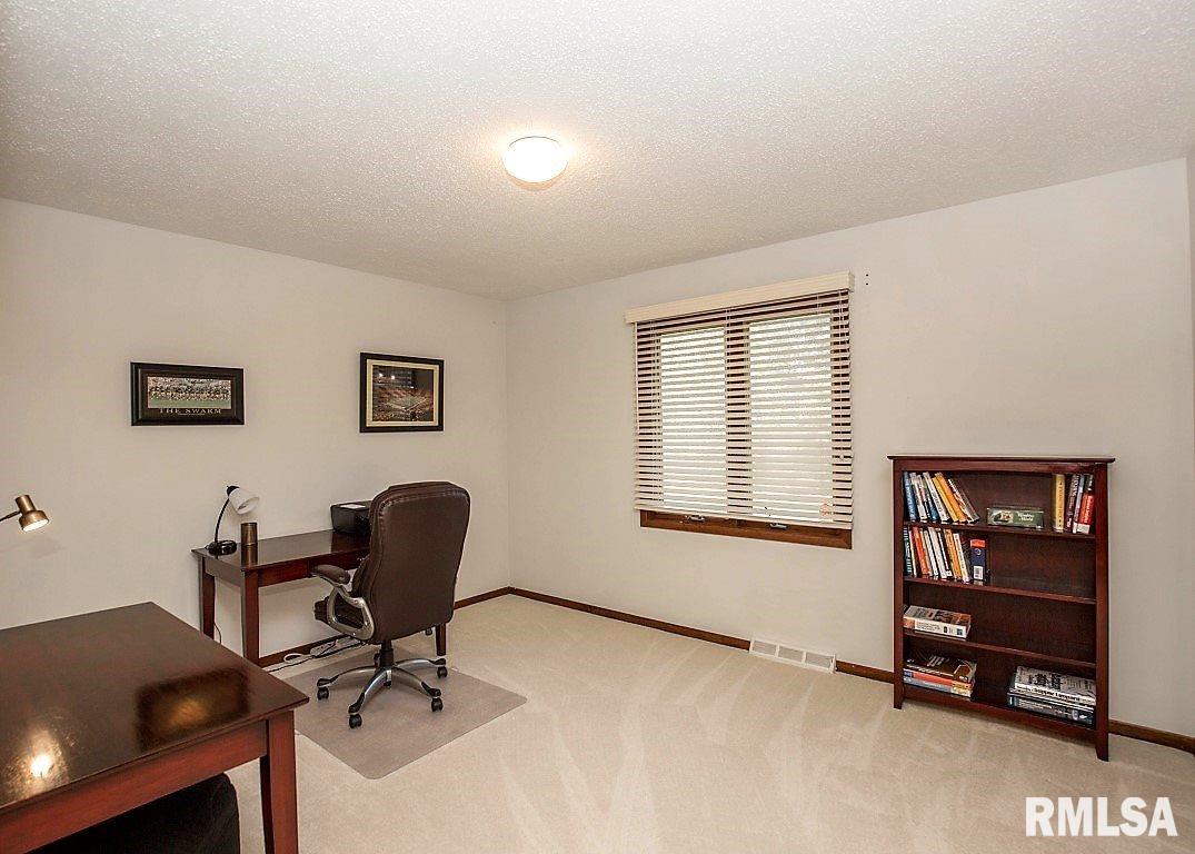 5200 White Post Road Bettendorf, IA 52722 - Photo 17 of 24