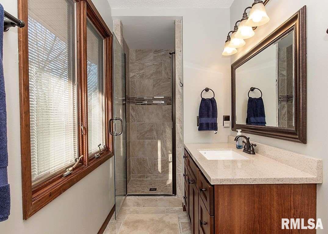 5200 White Post Road Bettendorf, IA 52722 - Photo 23 of 24
