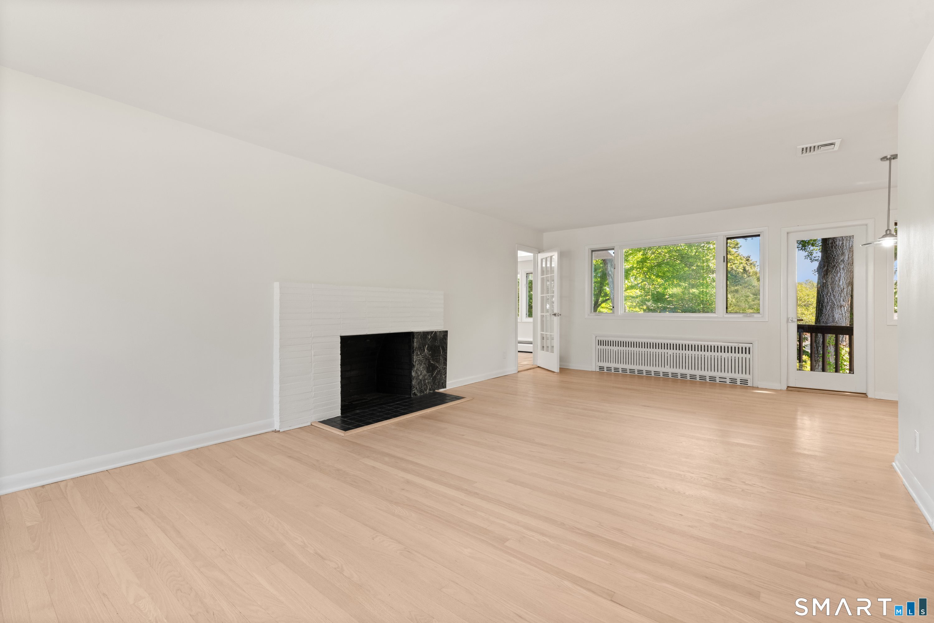 65 Bailey Road Fairfield, CT 06825 - Photo 5 of 36