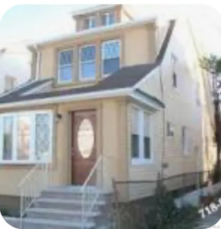 $925,000 | 112-01 Witthoff Avenue | Bellaire Estates