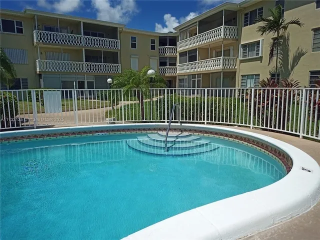 a view of a parking area