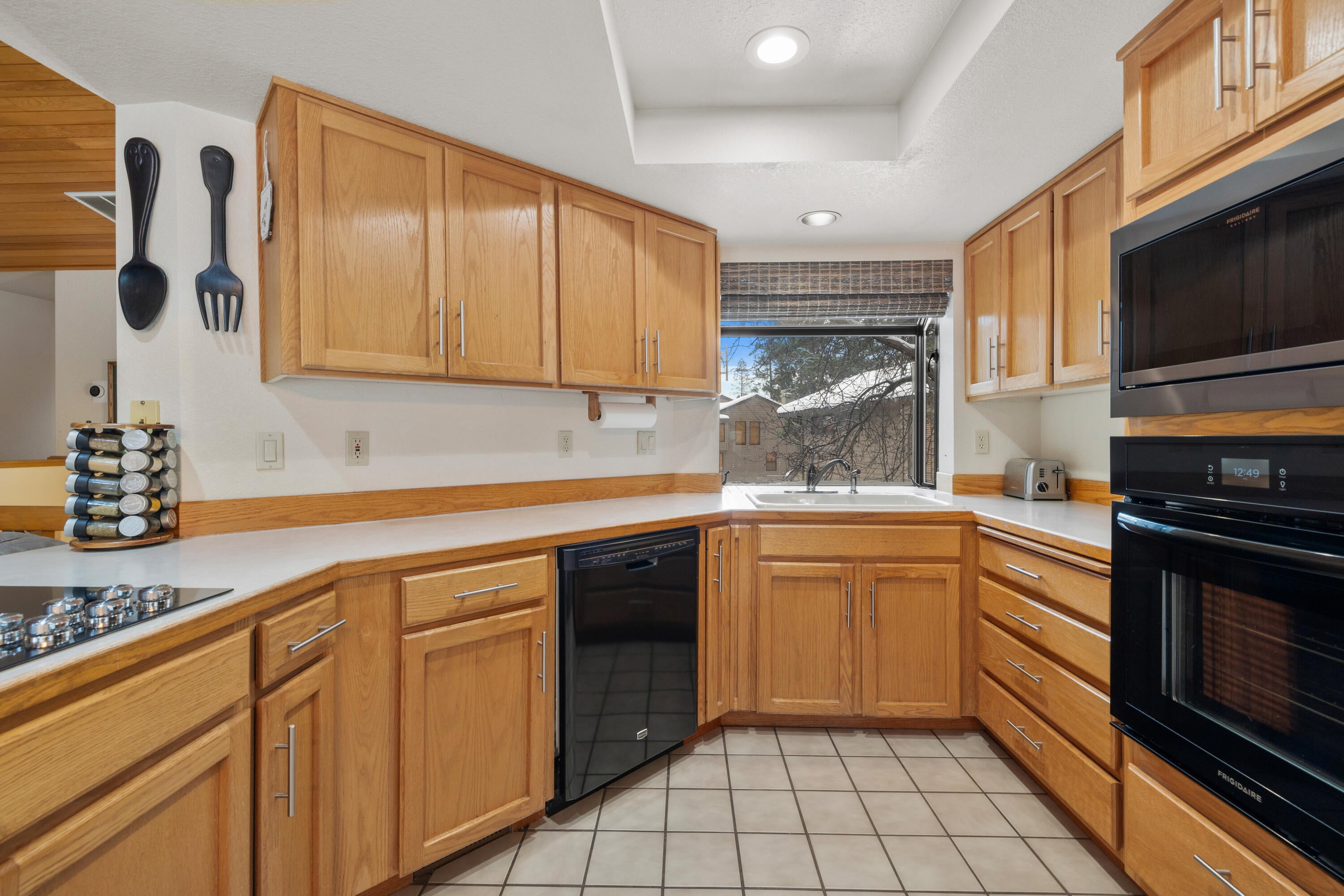 17760 West Core Road, Unit 16 Sunriver, OR 97707 - Photo 9 of 41 10-1846_250320_JILLROSELL