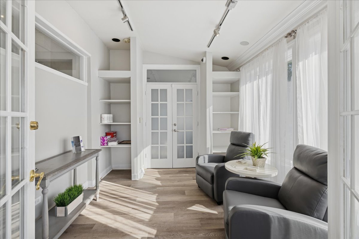 320 East Main Street Barrington, IL 60010 - Photo 4 of 15