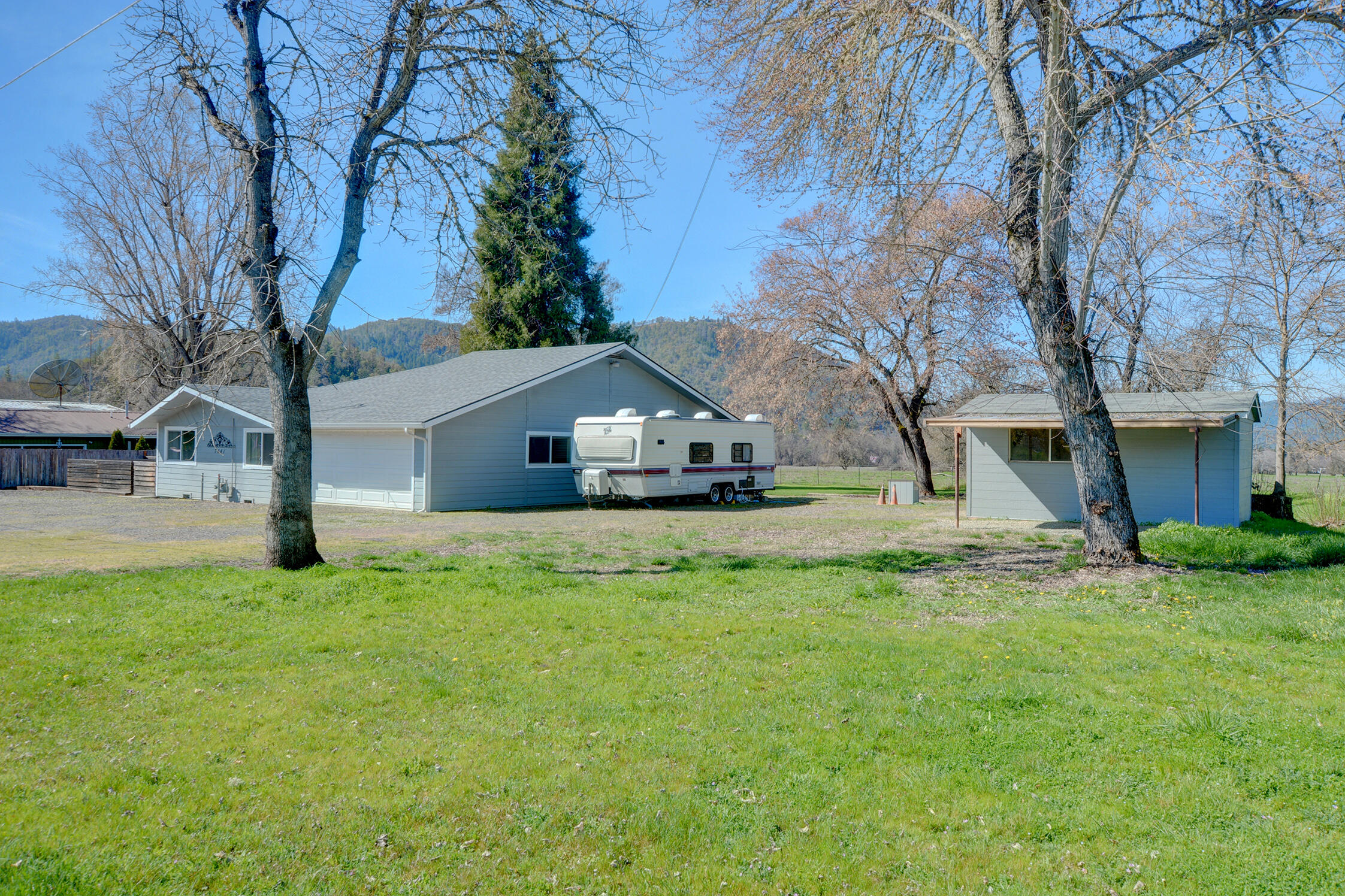 7441 Maple Lane Central Point, OR 97502 - Photo 64 of 68 65