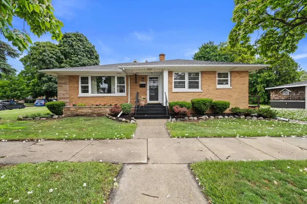 $239,900 | 2320 51st Street, Kenosha, WI 53140