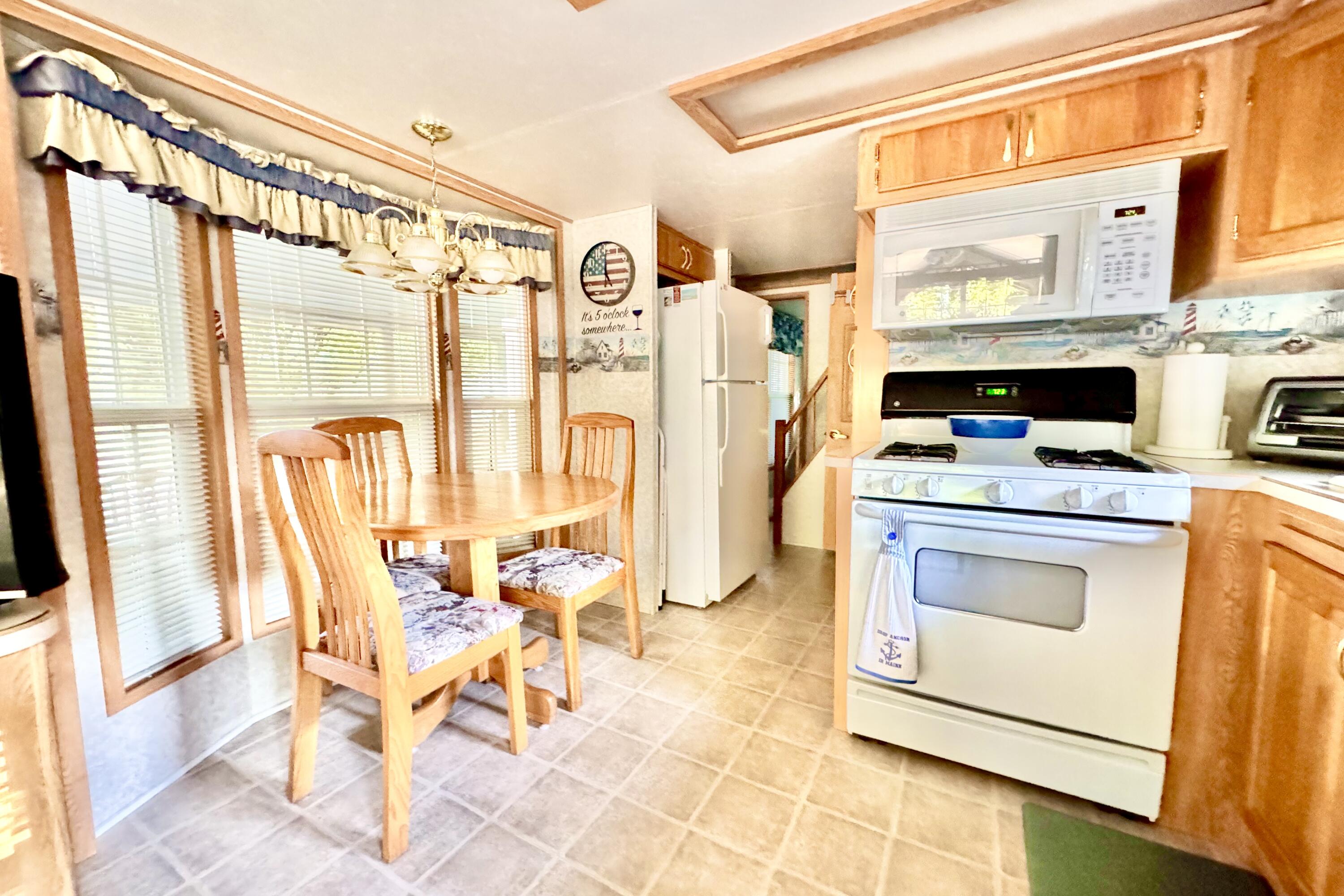 430 Post Road, Unit 202 Wells, ME 04090 - Photo 23 of 34 IMG_3358