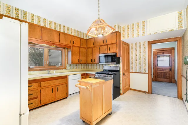 $328,000 | 810 Washington Street, Northfield, MN 55057