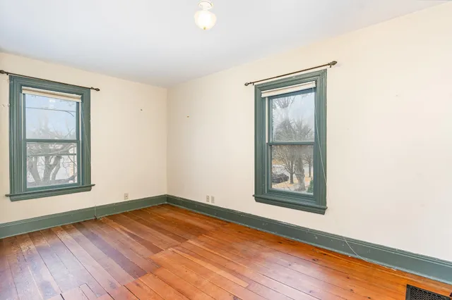 $328,000 | 810 Washington Street, Northfield, MN 55057