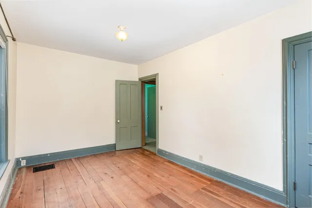 $328,000 | 810 Washington Street, Northfield, MN 55057