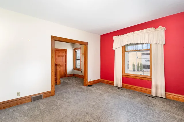 $328,000 | 810 Washington Street, Northfield, MN 55057