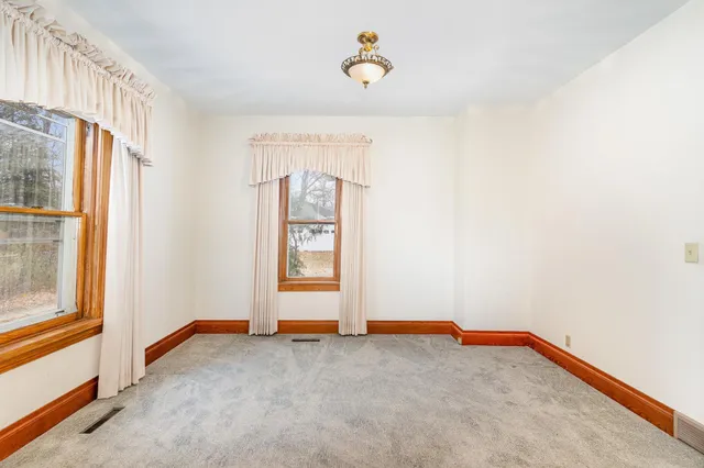 $328,000 | 810 Washington Street, Northfield, MN 55057