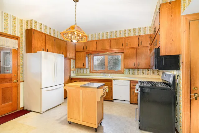 $328,000 | 810 Washington Street, Northfield, MN 55057