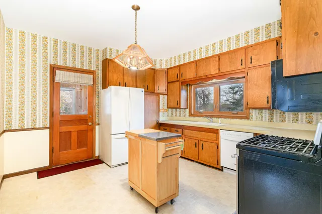 $328,000 | 810 Washington Street, Northfield, MN 55057