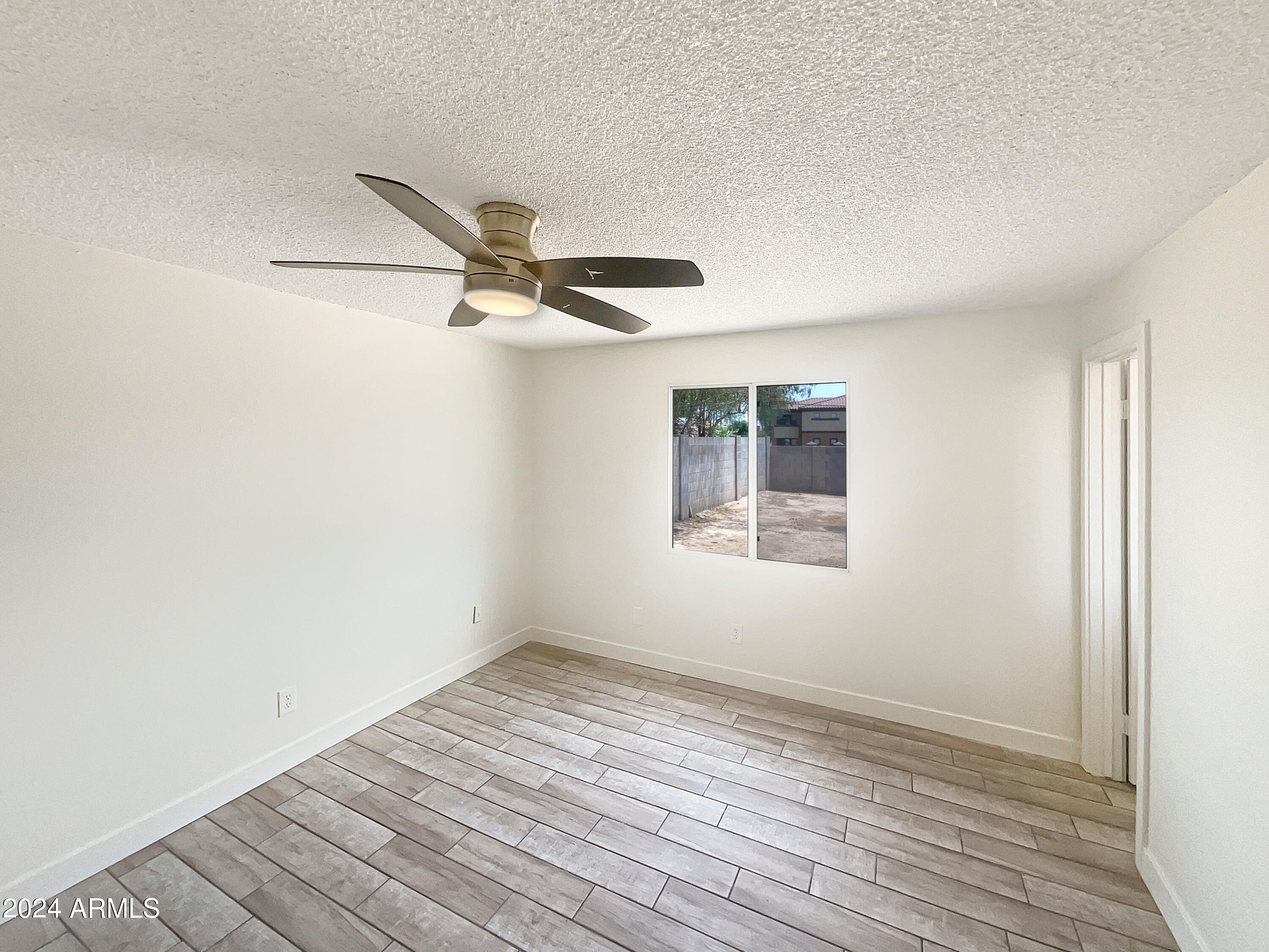 7125 West Almeria Road Phoenix, AZ 85035 - Photo 3 of 27 listing_2