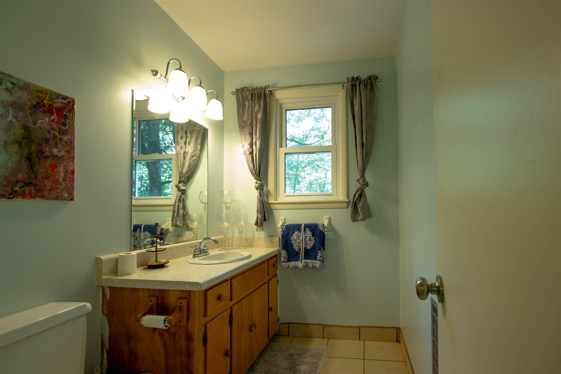 6171 Dyer Road Goodlettsville, TN 37072 - Photo 18 of 20 Upstairs half bath