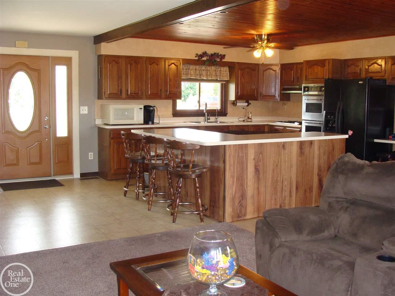 5084 Wixson Road Avoca, MI 48006 - Photo 29 of 51 31303761-28.JPG