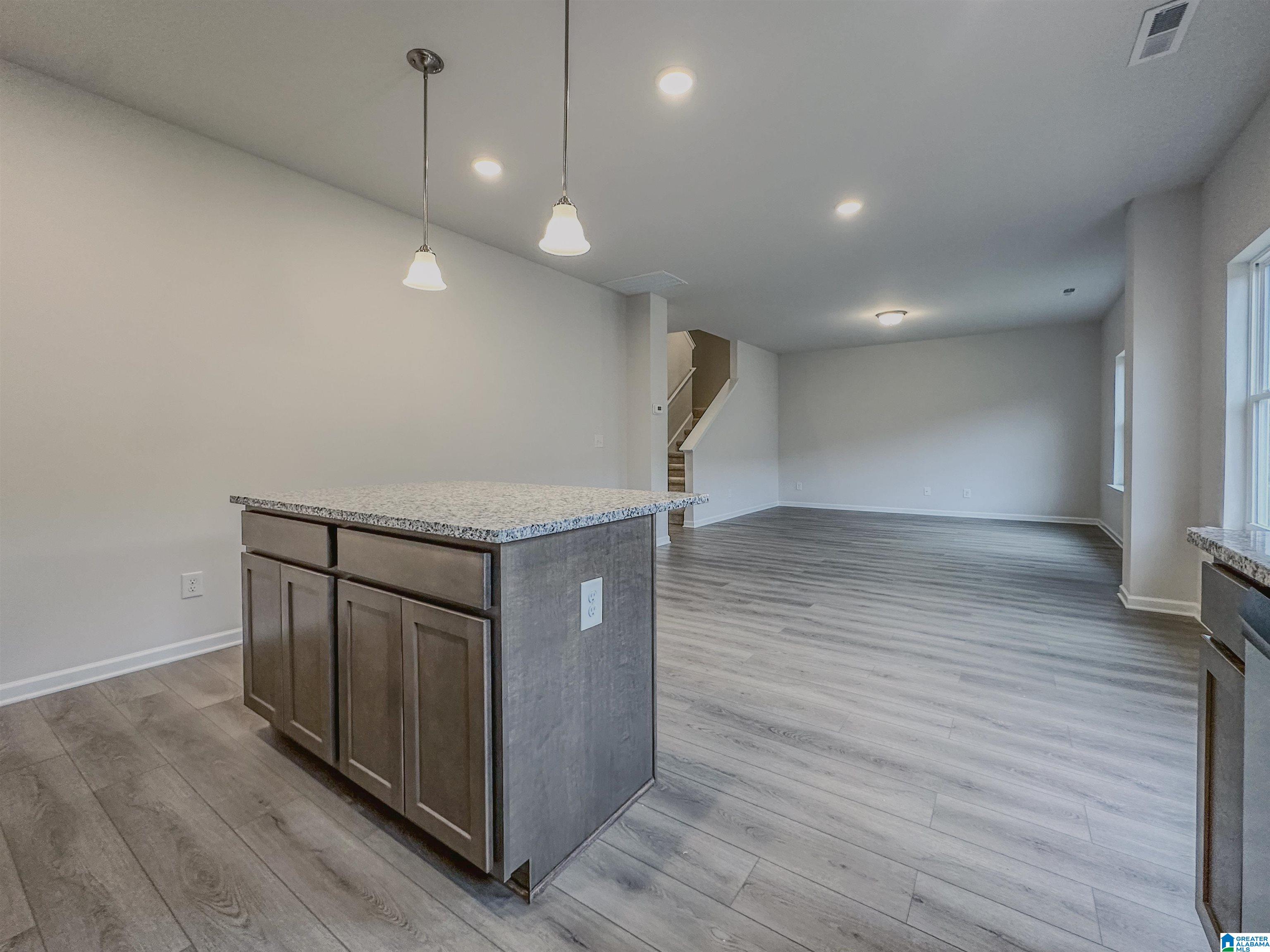 2037 Vly Run Leeds, AL 35094 - Photo 9 of 28
