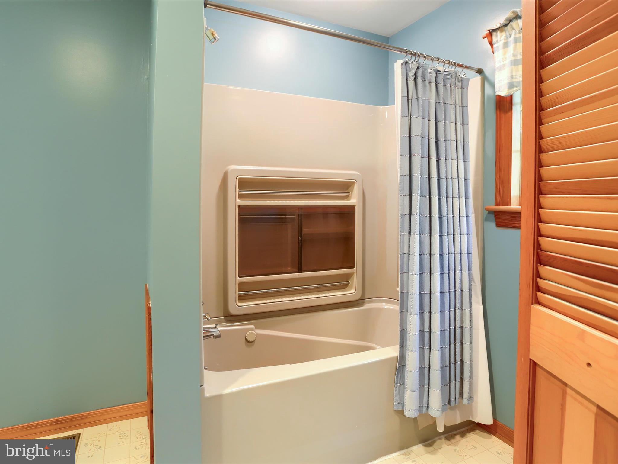 333 Mauger Path Road Port Royal, PA 17082 - Photo 34 of 58 a bathroom with a bathtub and a shower