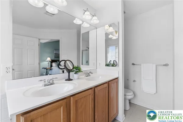 $349,900 | 1632 Oakridge Lane, Hellertown, PA 18055