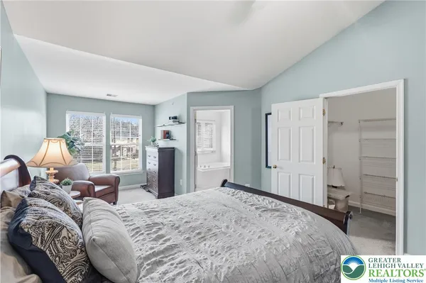 $349,900 | 1632 Oakridge Lane, Hellertown, PA 18055