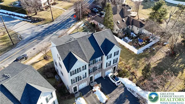 $349,900 | 1632 Oakridge Lane, Hellertown, PA 18055