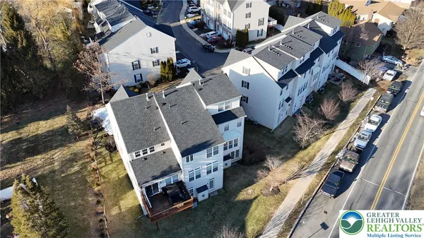 $349,900 | 1632 Oakridge Lane, Hellertown, PA 18055