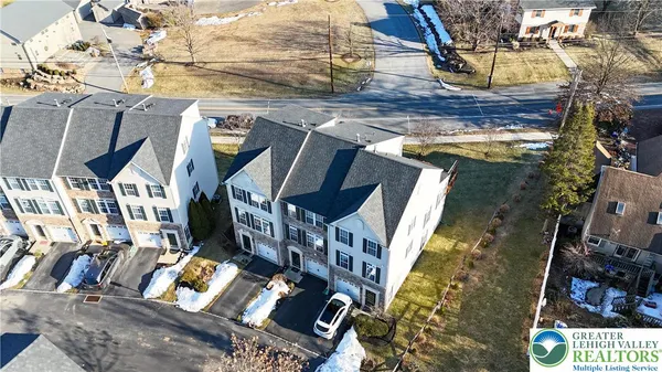 $349,900 | 1632 Oakridge Lane, Hellertown, PA 18055