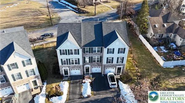 $349,900 | 1632 Oakridge Lane, Hellertown, PA 18055